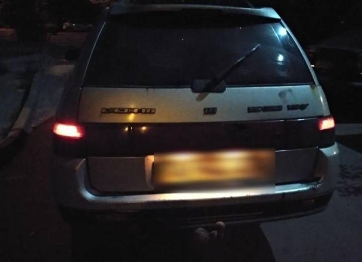 У Дніпрі ВАЗ наїхав на дитячий візочок і зник в невідомому напрямку