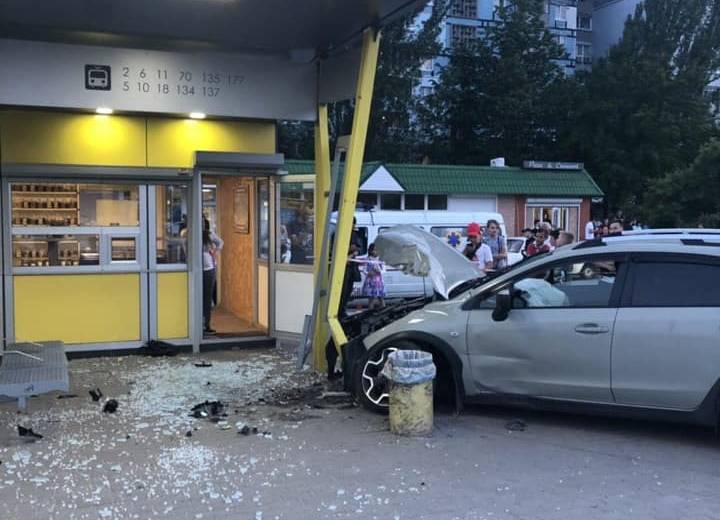 В Днепре новая остановка спасла жизни людей (фото видео)