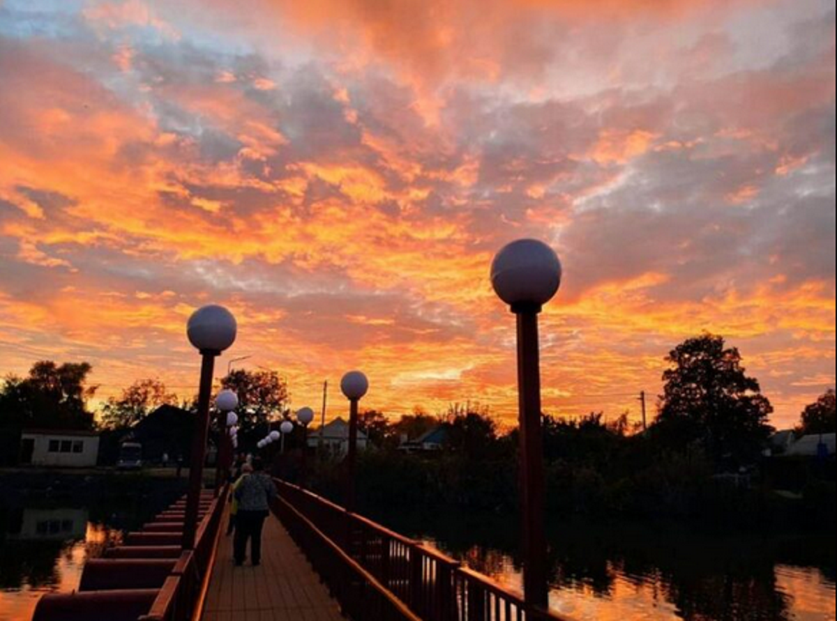 В Днепре на Игрени появился Золотой мост, прекрасное место для вечерних фото