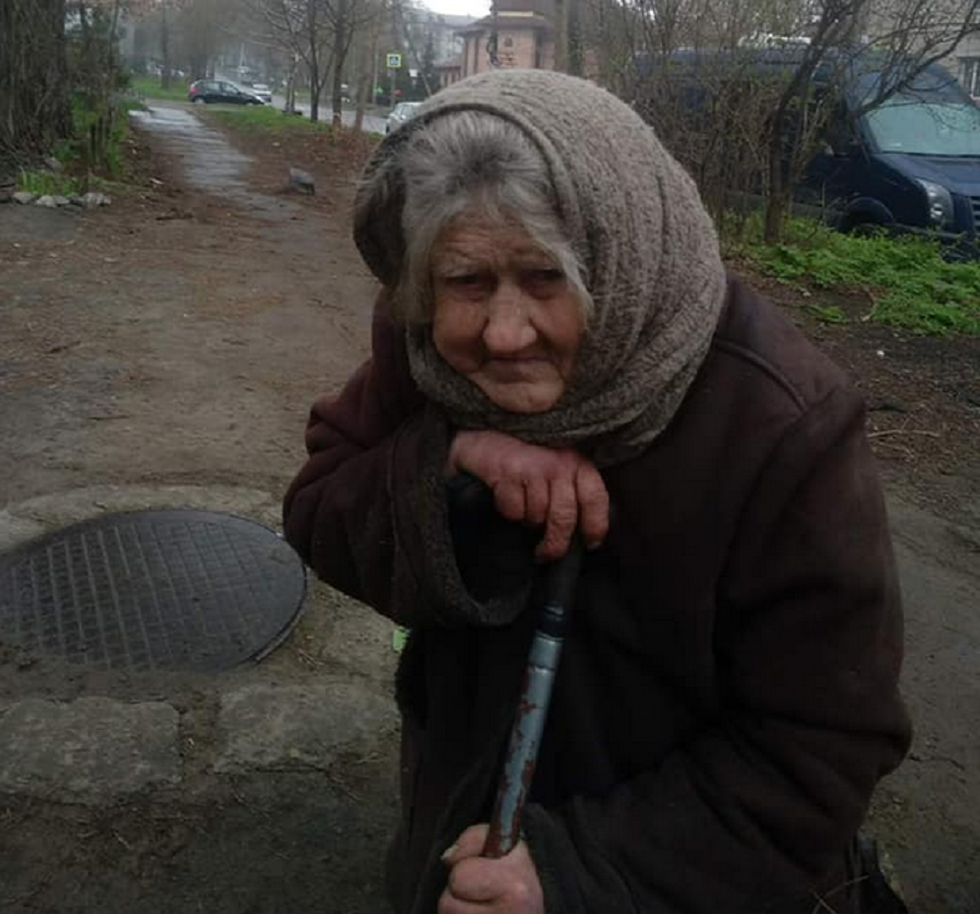 В Днепре на улице нашли бабушку, которая не помнит, где живет (ФОТО)