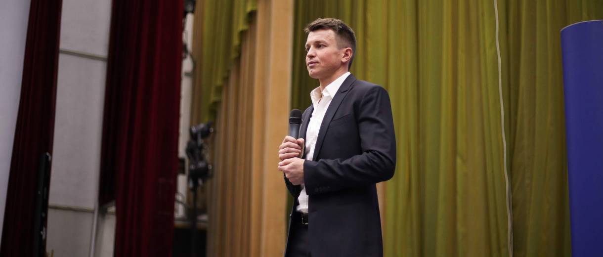 Легенда ФК «Днепр» вошел в совет благотворительного фонда Kiddo