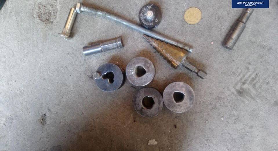 В Днепре в гараже обнаружили нарколабораторию (ФОТО)