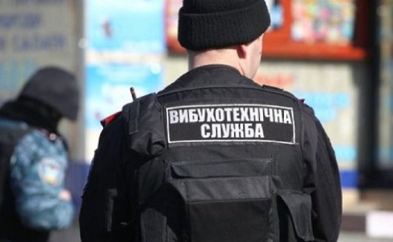 “Сегодня должен произойти взрыв”: малыши несколько часов мерзли на улице