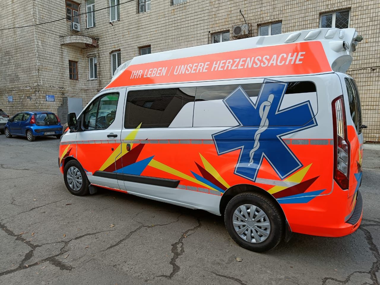 Депутат Кисилевський передав автомобіль “швидкої” в Центр екстреної медицини