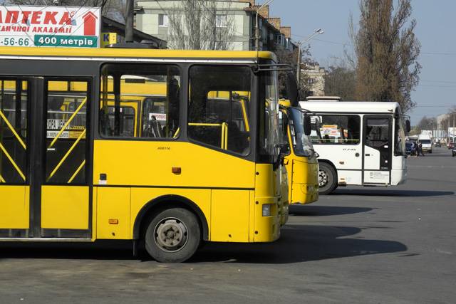 Стало відомо, за яким графіком курсує громадський транспорт Дніпра у понеділок