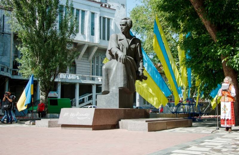 В Днепре отметили 157-ю годовщину перезахоронения Тараса Шевченко