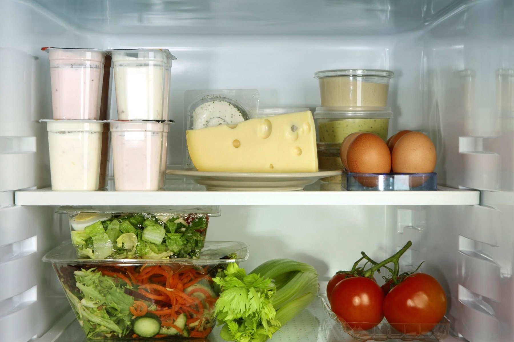 Як зберігати харчові продукти в холодільнику в умовах  віялових та аварійних відключень електроенергії. Відео