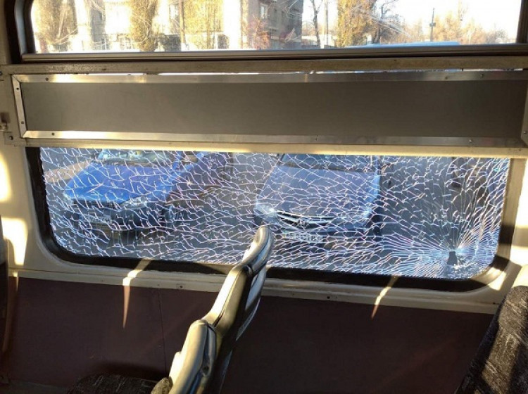 Вандалы в Днепре крушат городское имущество без выходных (ФОТО)
