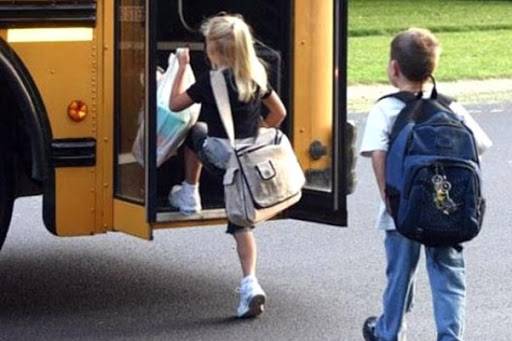 В Днепре для школьников установили безлимитный бесплатный проезд