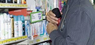 В Днепре мужчина пытался вынести из магазина косметики на 1000 гривен