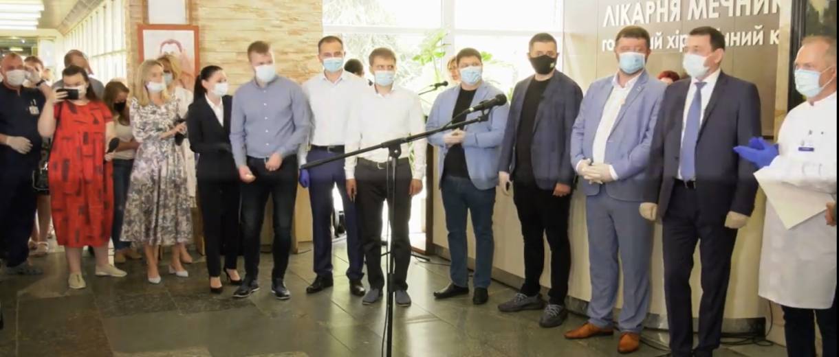 Депутати від партії «Слуга народу» нічого не знають про пікети медиків в області