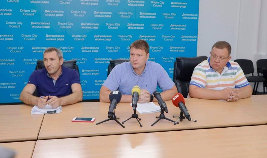 В Днепре рассказали, как реализовывать новый закон о парковке транспорта