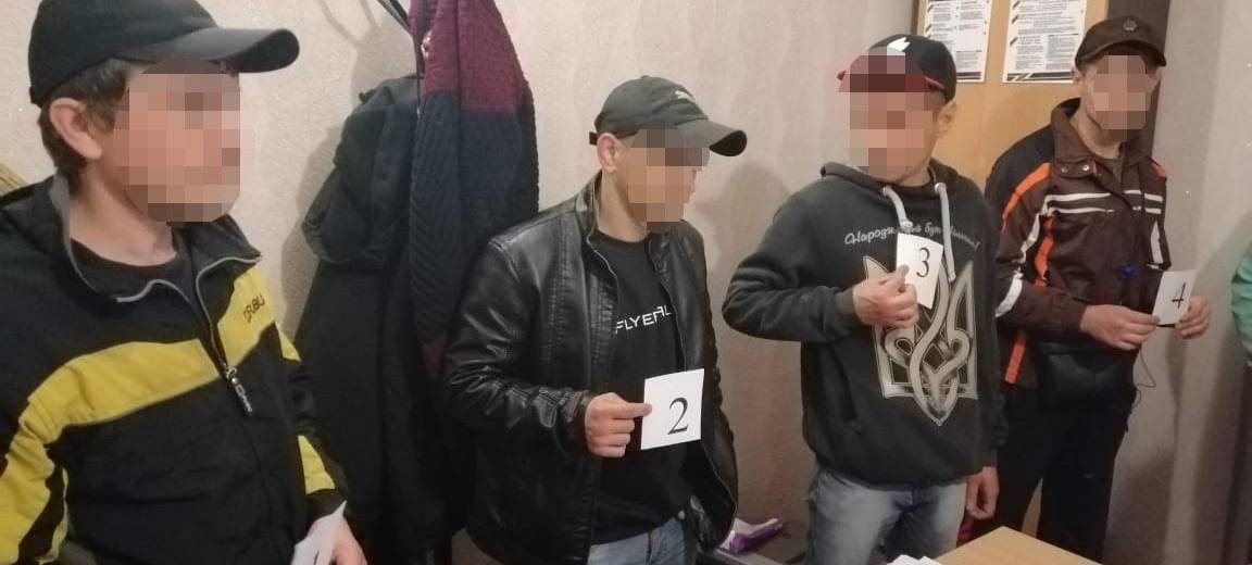 На Дніпропетровщині затримали чоловіка, що пограбував 8-річного хлопчика