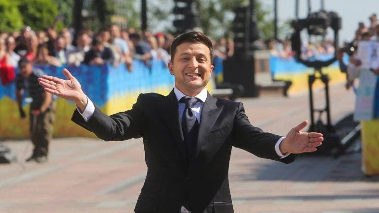 «Слуги народа» продали места в списках на местные выборы в Днепре Коломойскому и Петровскому