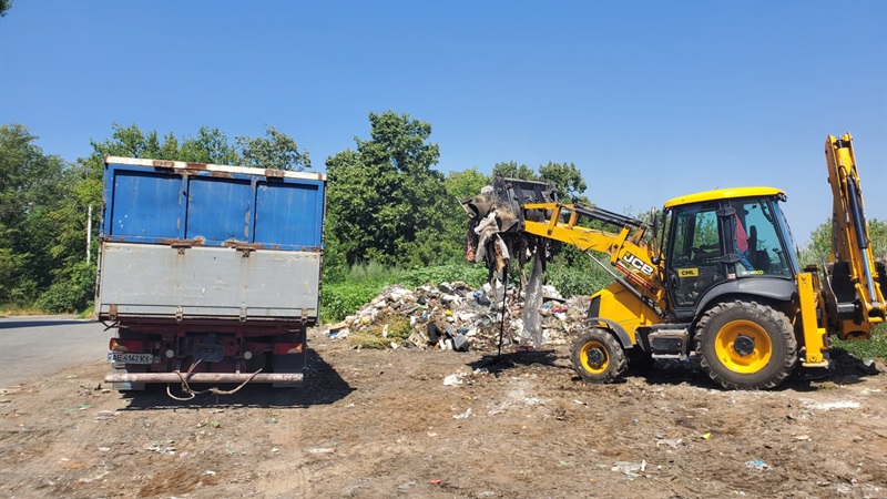 Дніпро продовжують очищати від сміття: ліквідовано чергове звалище