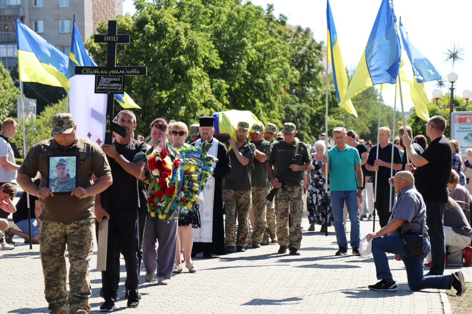 Покров сумує: прощання з героєм Сергієм Висоцьким