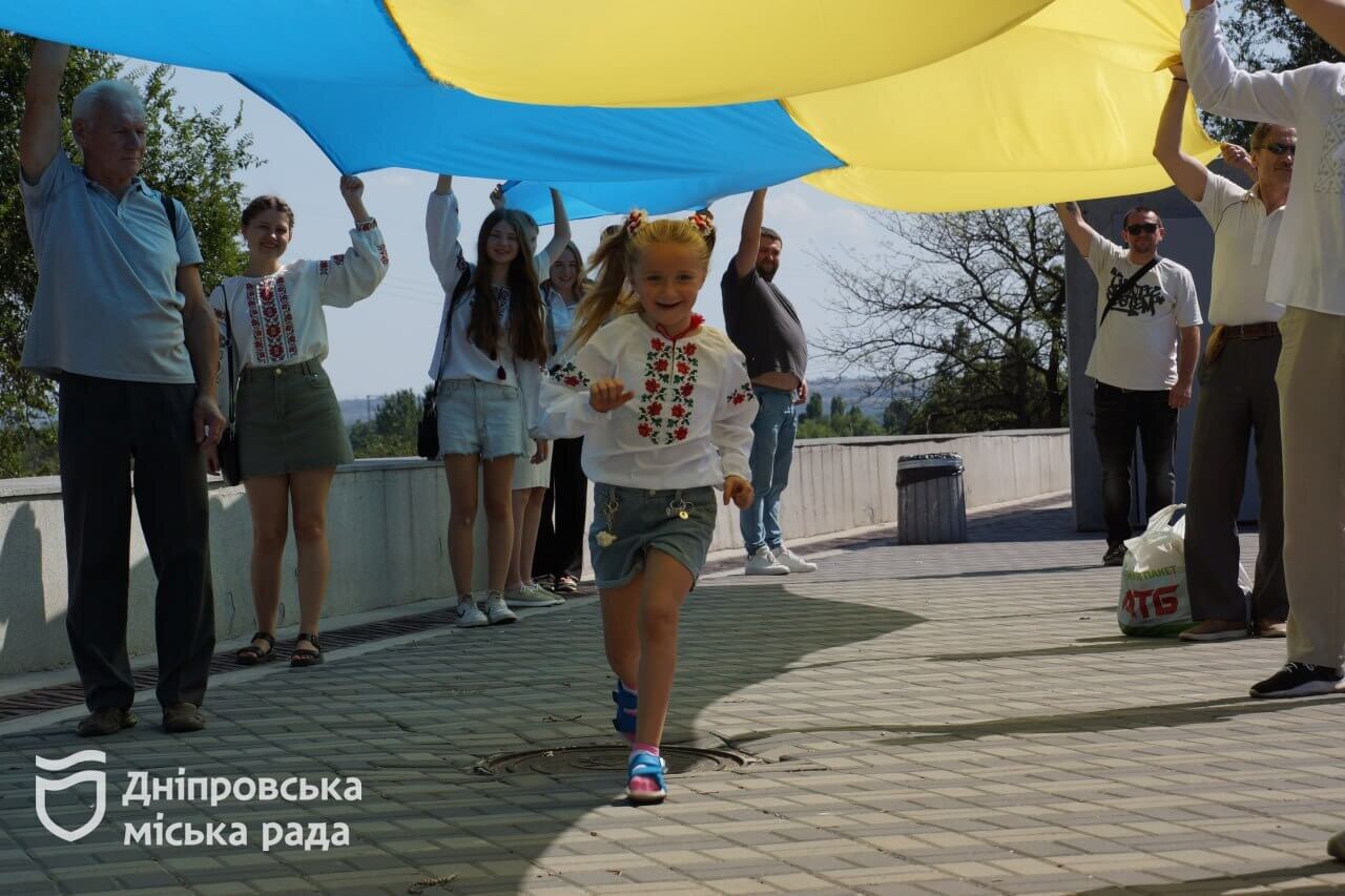 У Дніпрі розгорнули рекордний прапор України