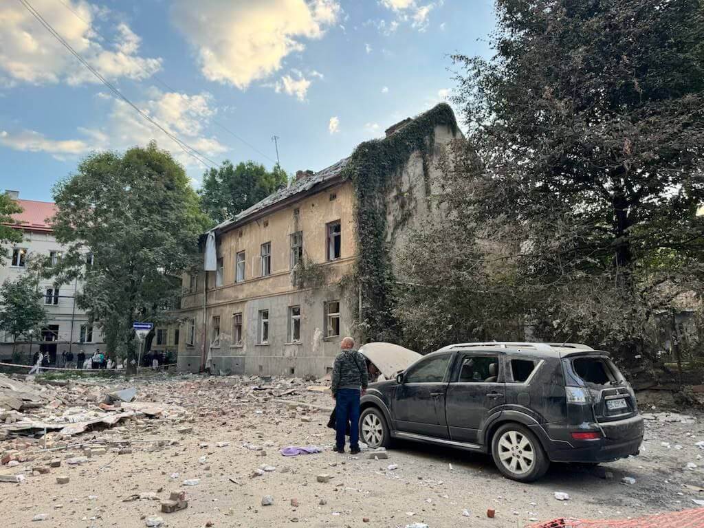 Масивна атака ракетами та дронами по Україні: деталі ночі