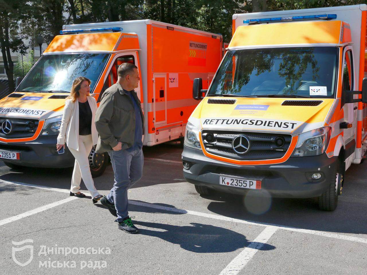 Дніпро отримав швидкі з Кельна: підтримка медицини в часи війни