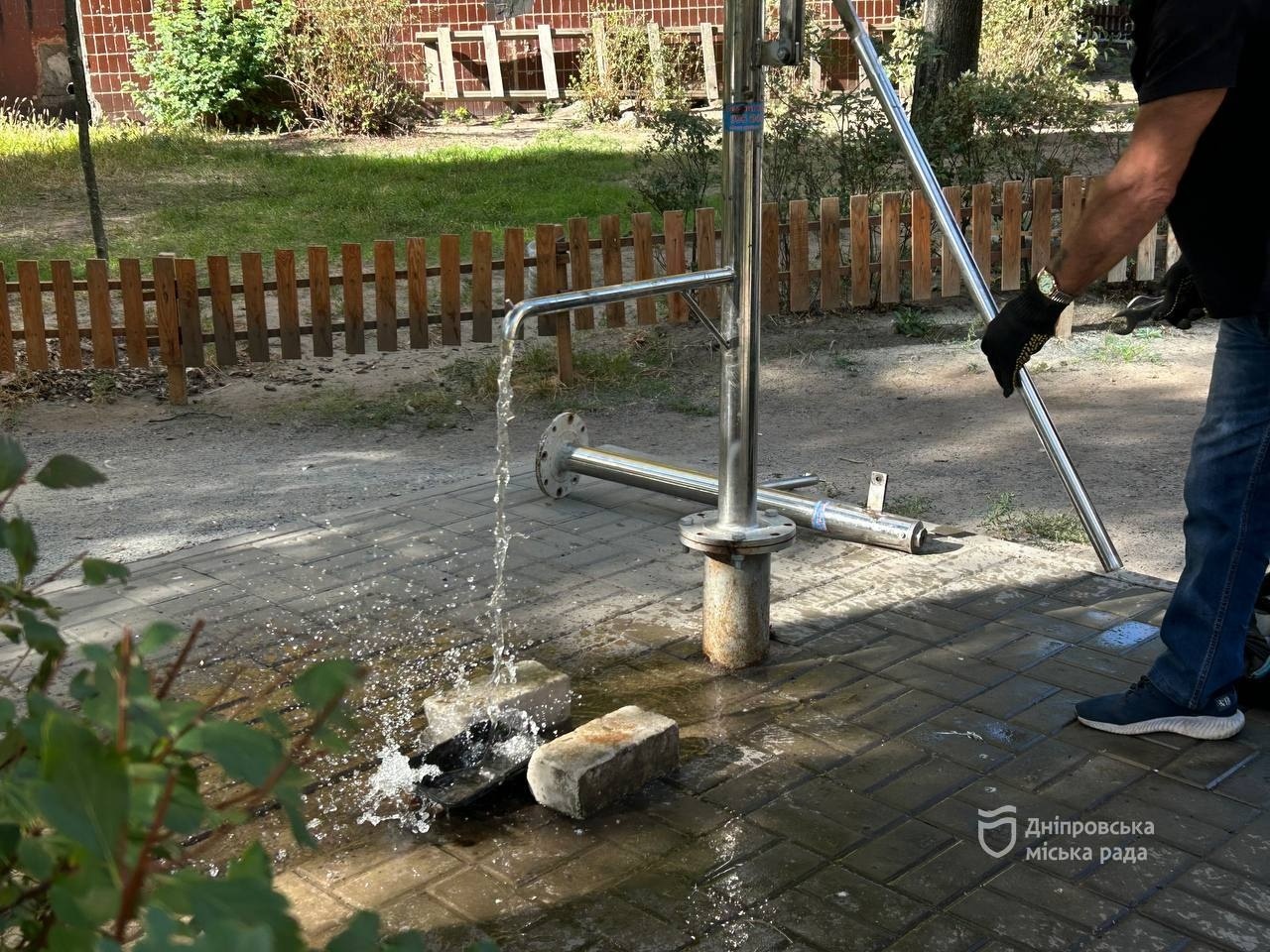 Контроль водорозбірних колонок у Дніпрі: на готовність до зимових викликів