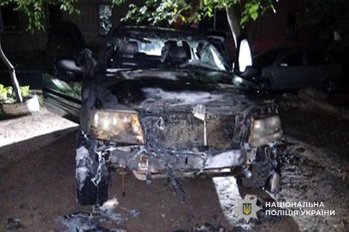 У Дніпрі мати та син підпалили п’ять автівок за замовленням