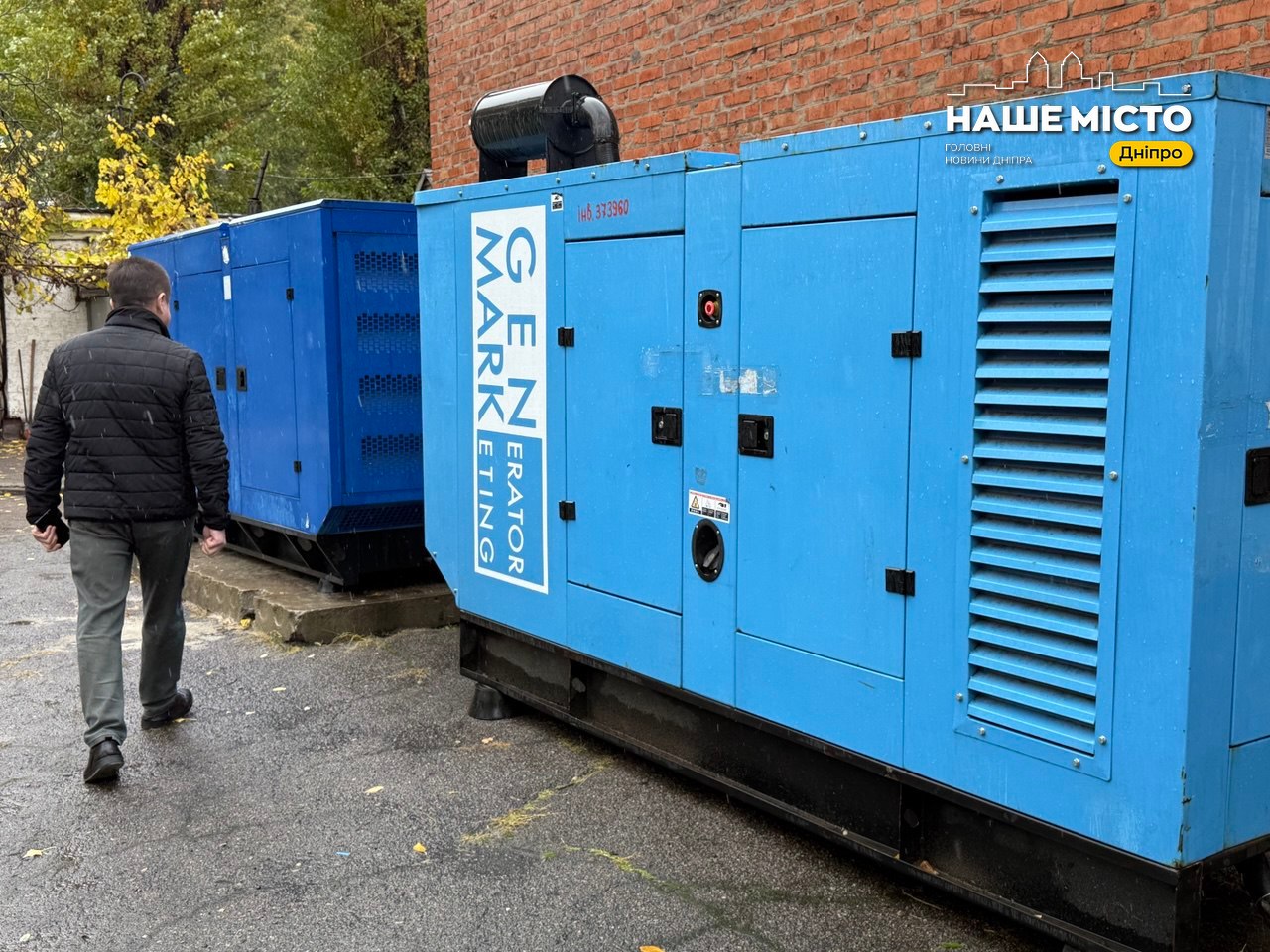 Дніпро зміцнює водопостачання: насосні станції отримали генератори