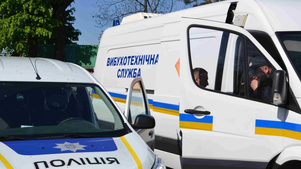 Масове замінування у Дніпрі: евакуйовані ТРЦ, вокзали та міськрада