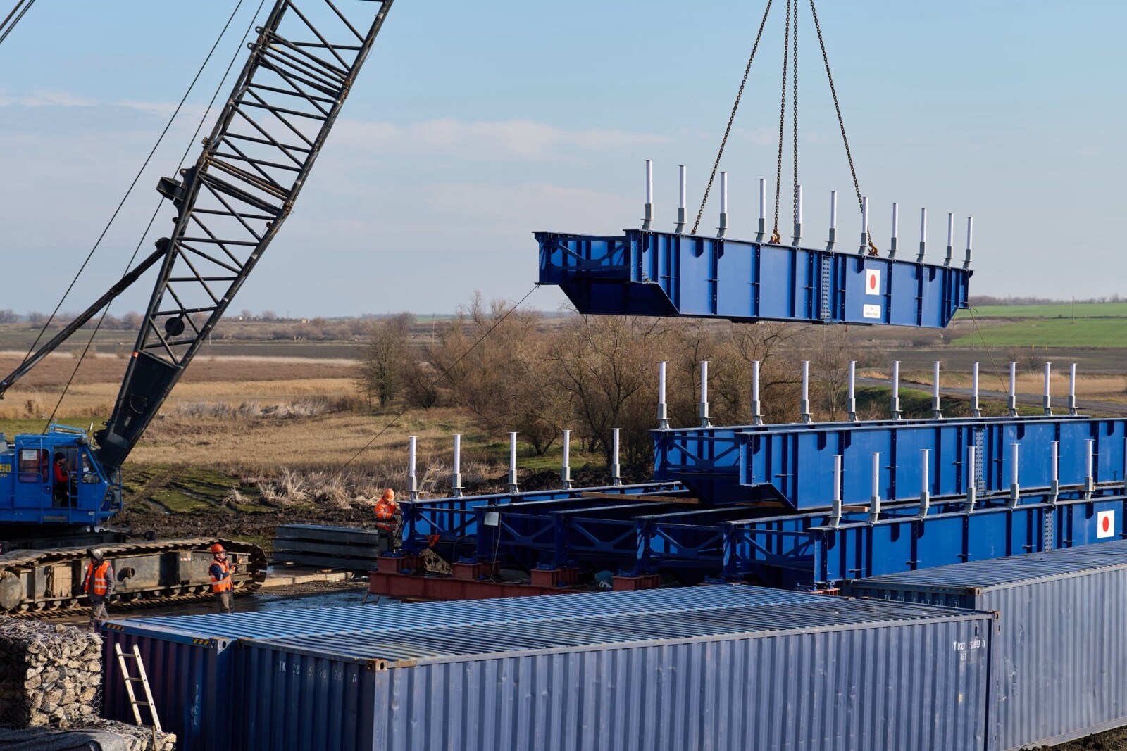 У Дніпропетровській області зводять «японський міст» для евакуації