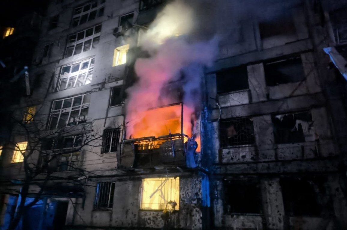 Нічна атака на Дніпро: 14 поранених, серед них дитина