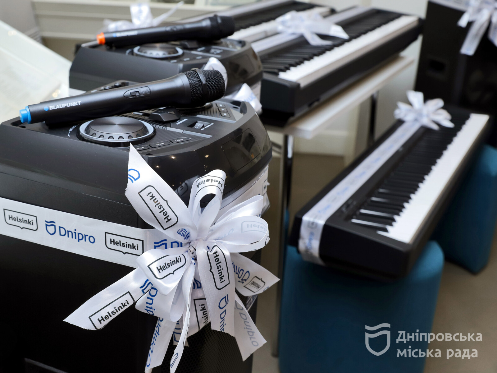 У Дніпрі подарували музичні інструменти дітям загиблих захисників