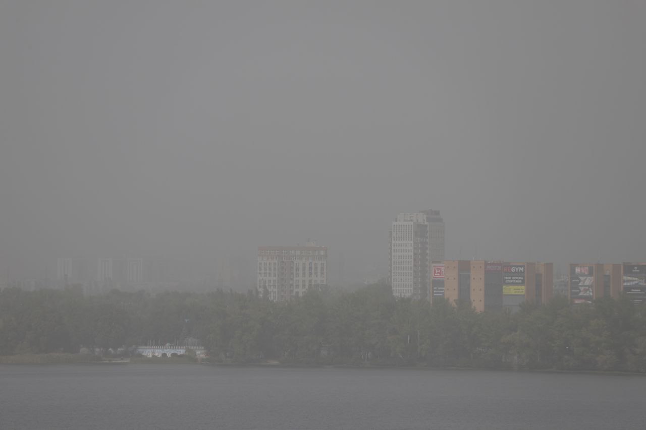 Погода в Україні 12 листопада: дощі та тепло