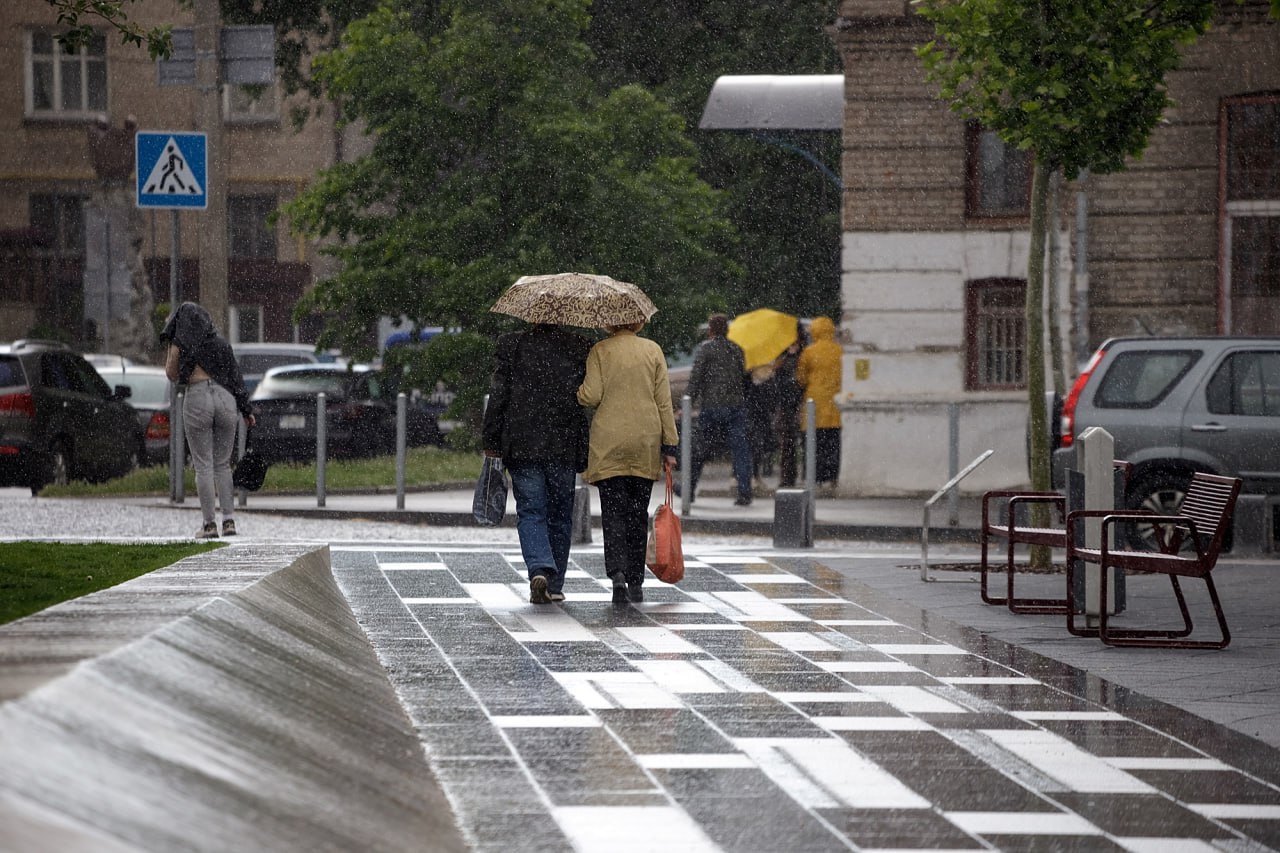 Значні дощі обіцяють порушити погоду в Дніпрі та області 11 листопада