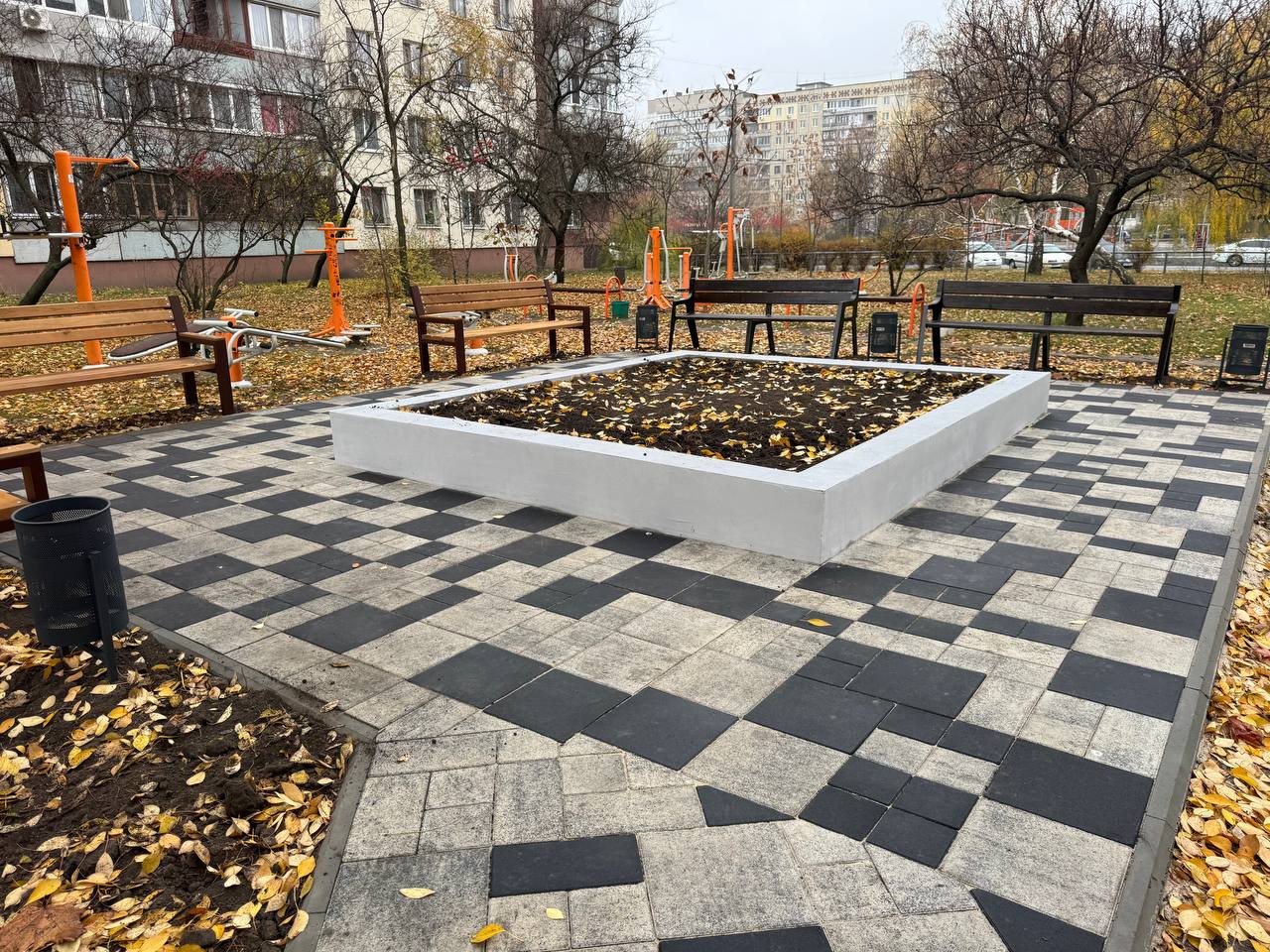 Оновлення інфраструктури: у Дніпрі ремонтують під’їзди та благоустраюють двори