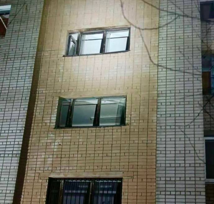 У Дніпрі після ворожого удару вибито 150 вікон у двох будинках