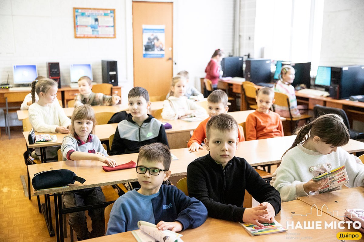 Дніпросвіт: як школи міста забезпечують навчання під час блекаутів