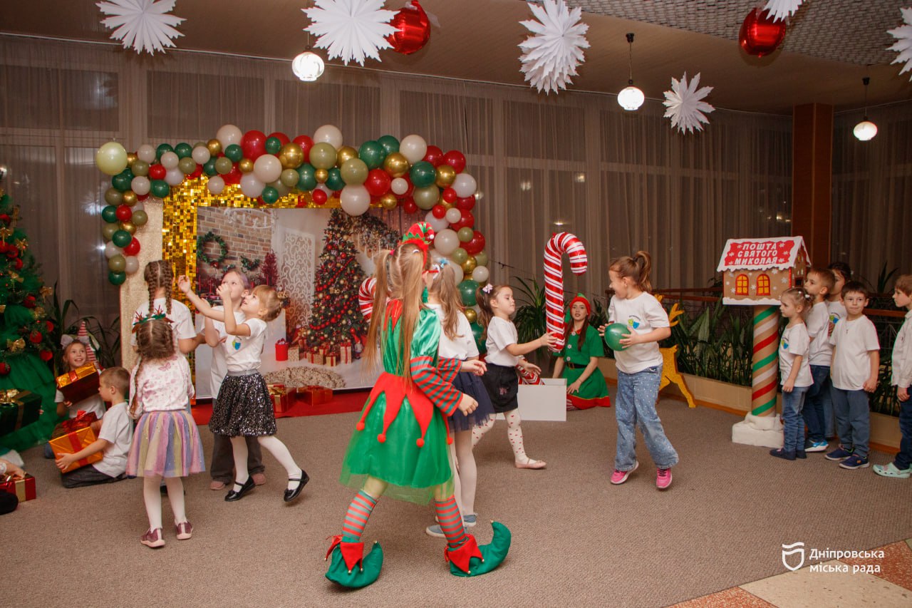 Діти Дніпра очікують на новорічні дива: яскраві свята безпеки