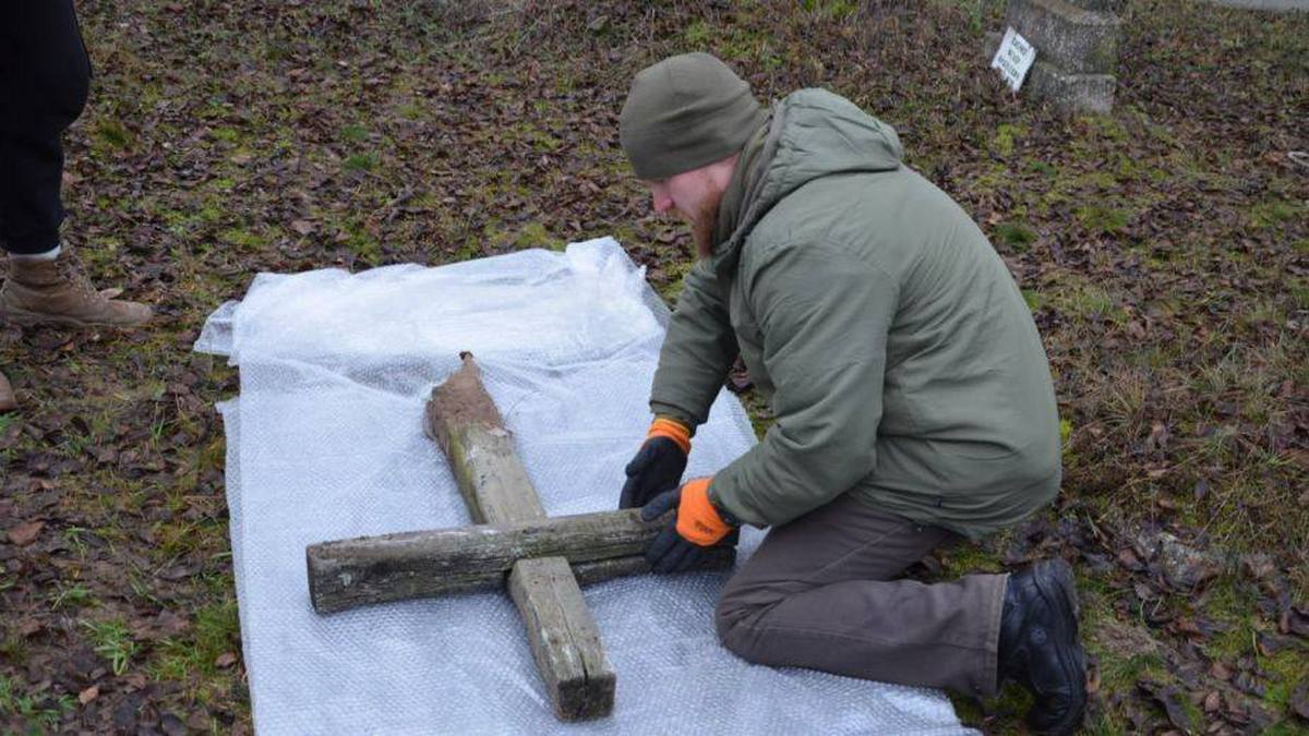 Унікальний хрест часів Голодомору знайдено у Петриківці