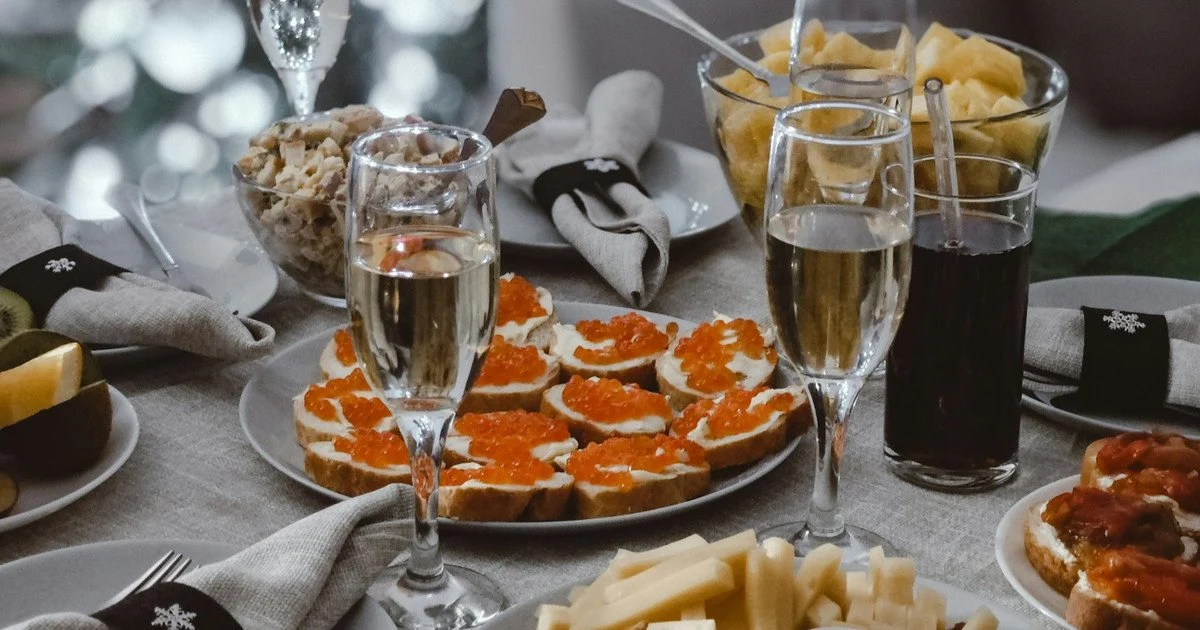 Святковий стіл на Новий рік 2026: як здивувати гостей у рік Коня