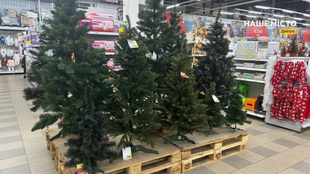 Як оживити штучну ялинку: поради до свят