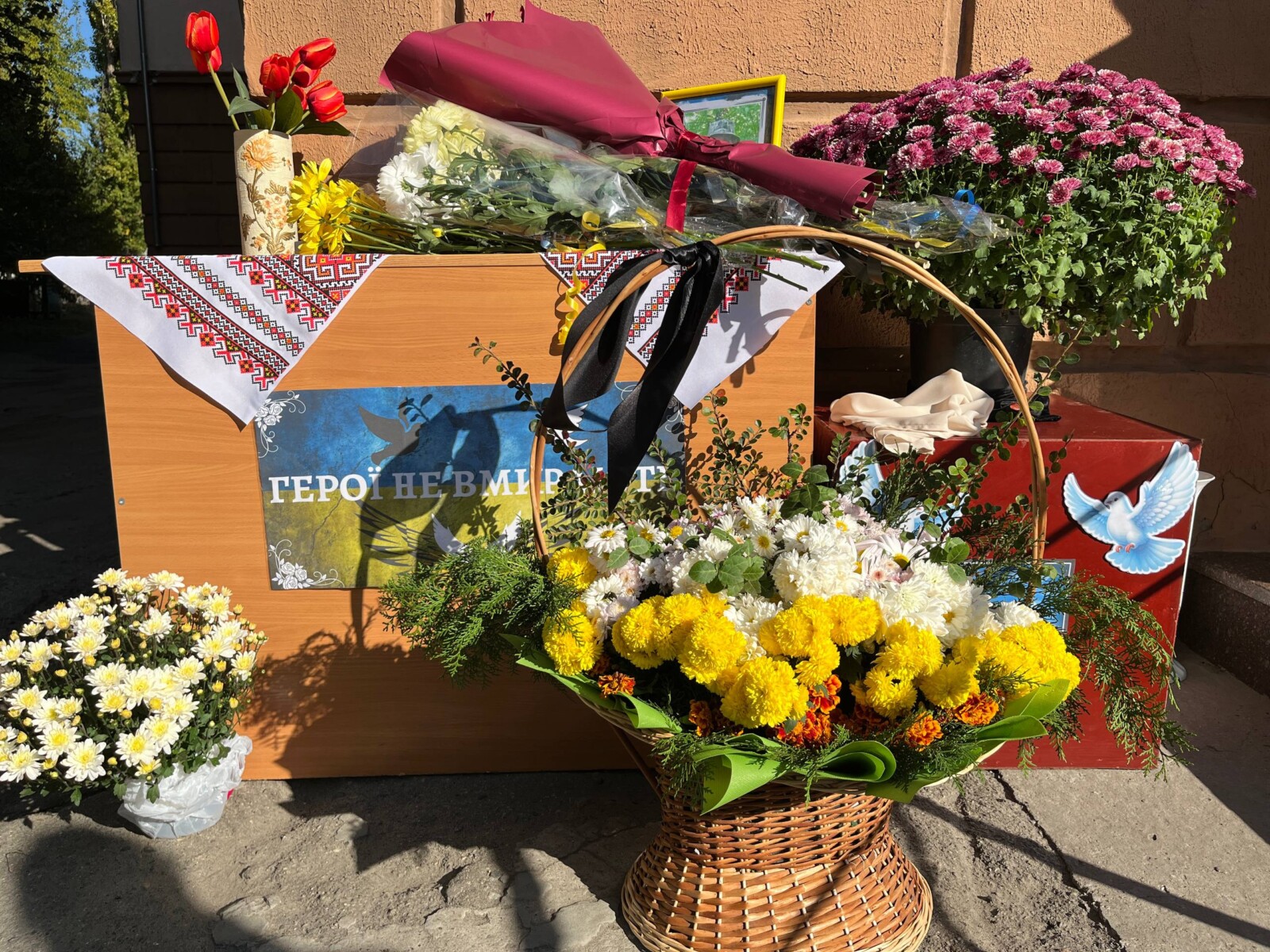 Пам'яті героя: Дніпропетровщина прощається з командиром десантників