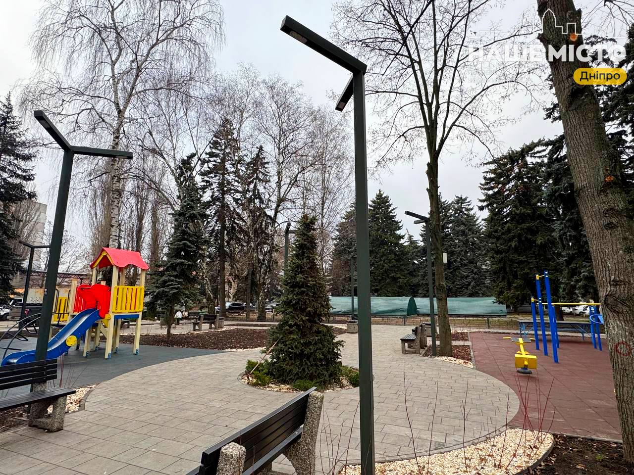 Оновлення скверу на проспекті Богдана Хмельницького у Дніпрі