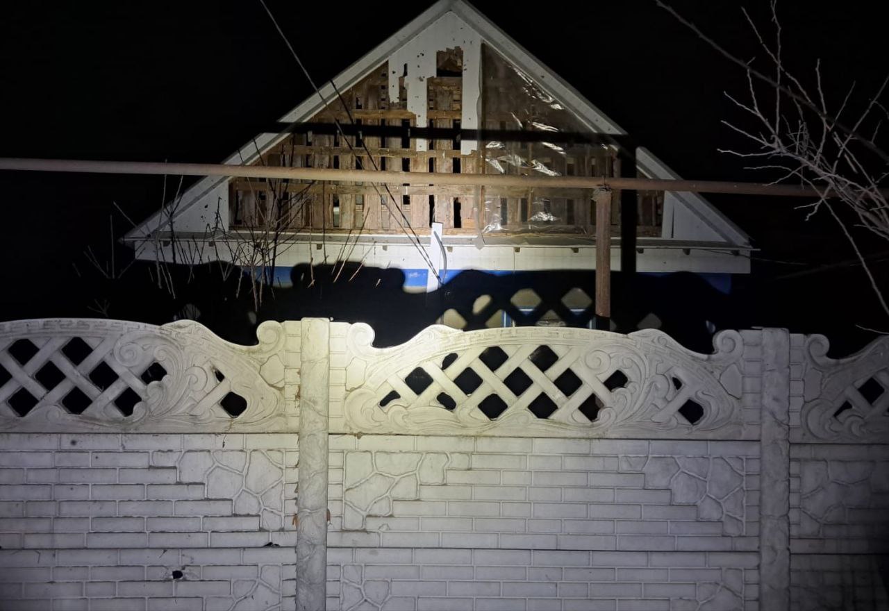 Важка артилерія по Нікополю: спортивна школа та будівлі пошкоджені