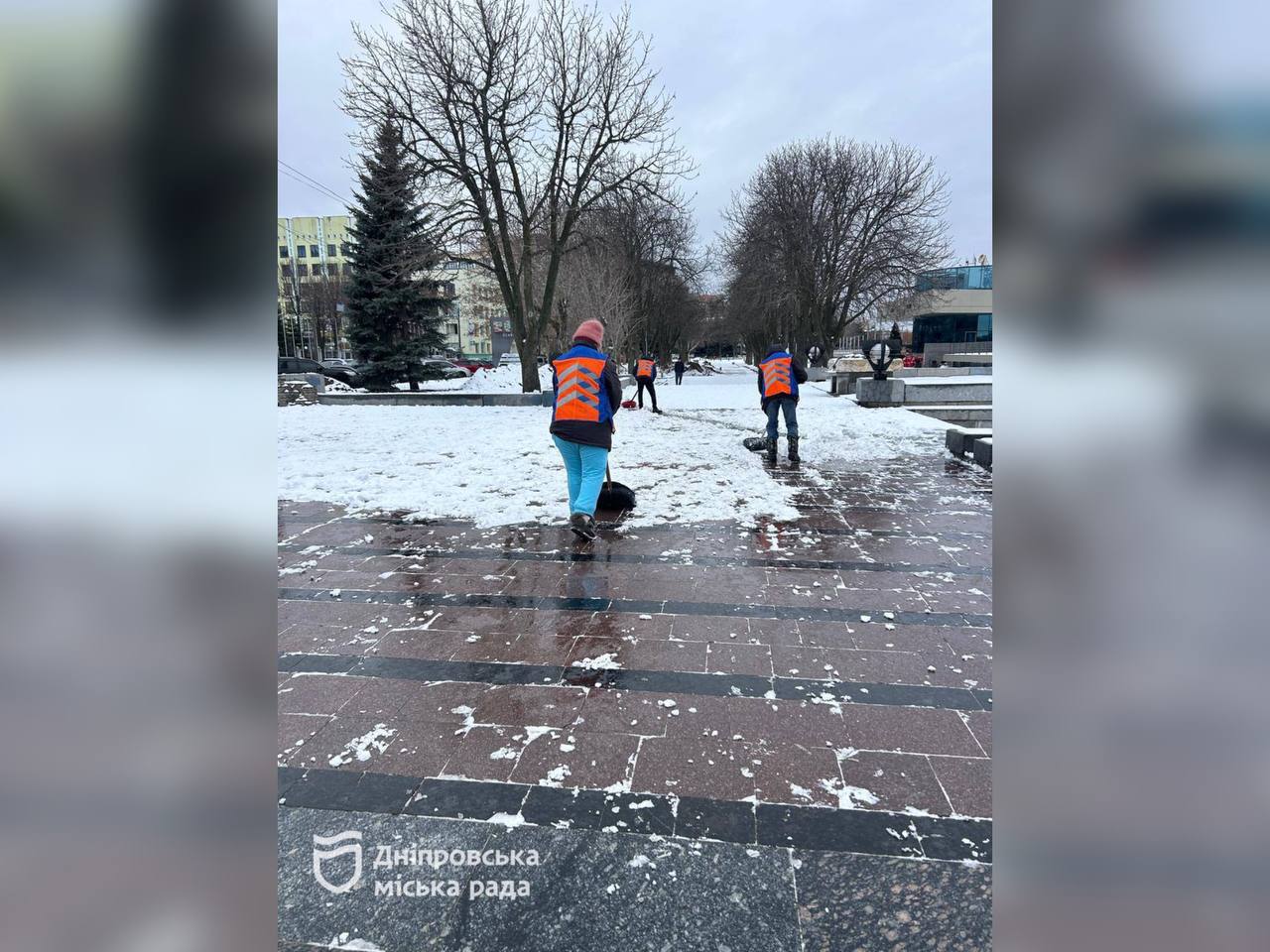 Безпечний рух у Дніпрі: активна робота комунальних служб