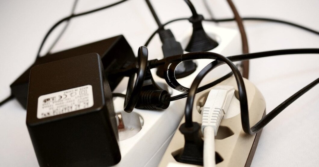 Економія енергії: вимикаємо ці 5 приладів перед сном