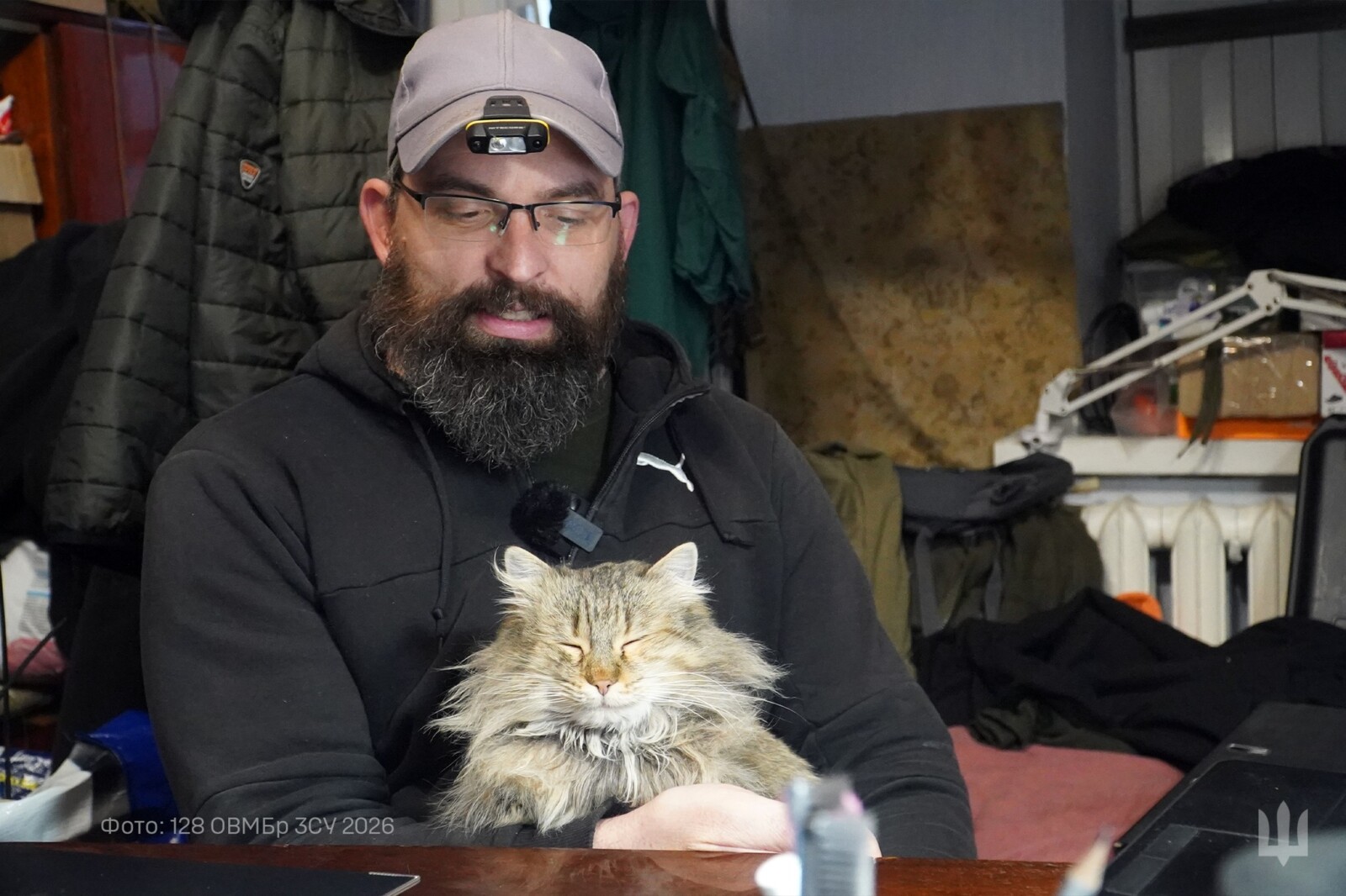 Військовий і кошеня: три роки дружби на фронті під Вугледаром