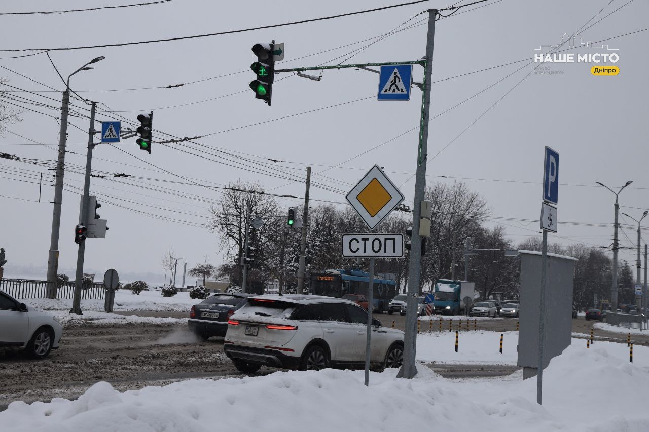 Дніпро оновлює дорожню інфраструктуру для безпеки та комфорту