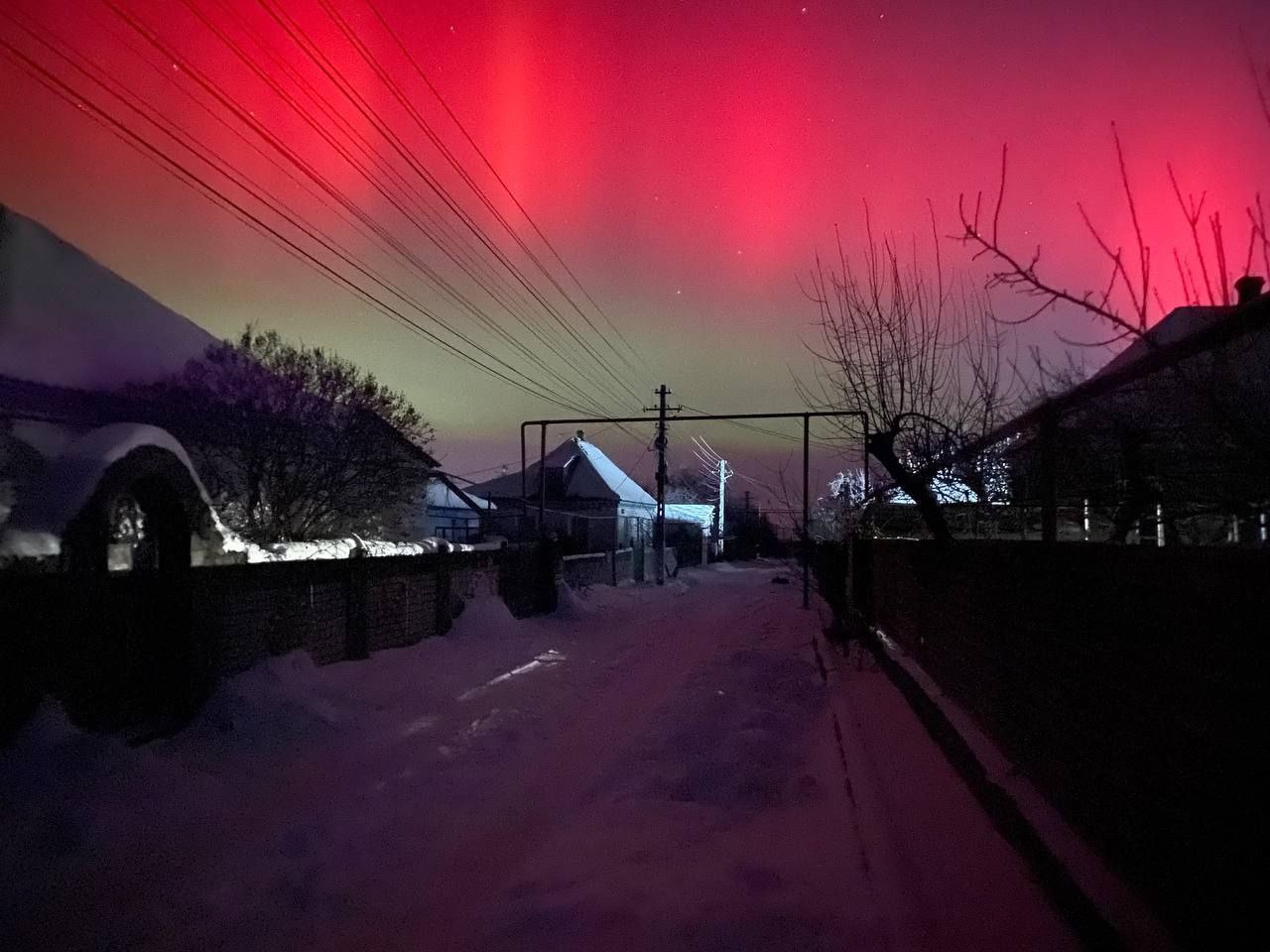 Північне сяйво над Дніпром: неймовірне явище та його пояснення