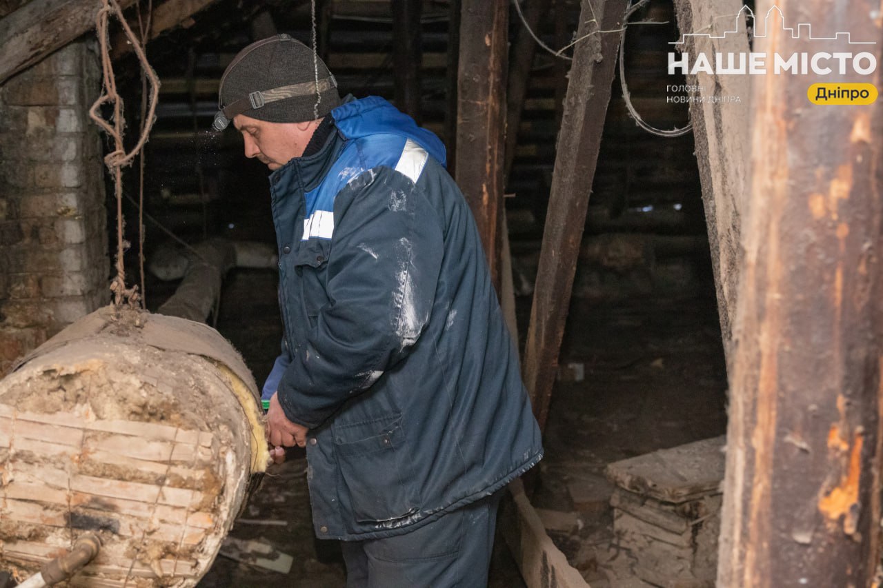 Дніпро: аварійні служби ремонтують системи будинків