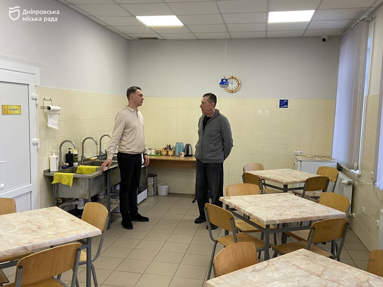 Підтримка на кожному кроці: у Дніпрі допомагають нужденним