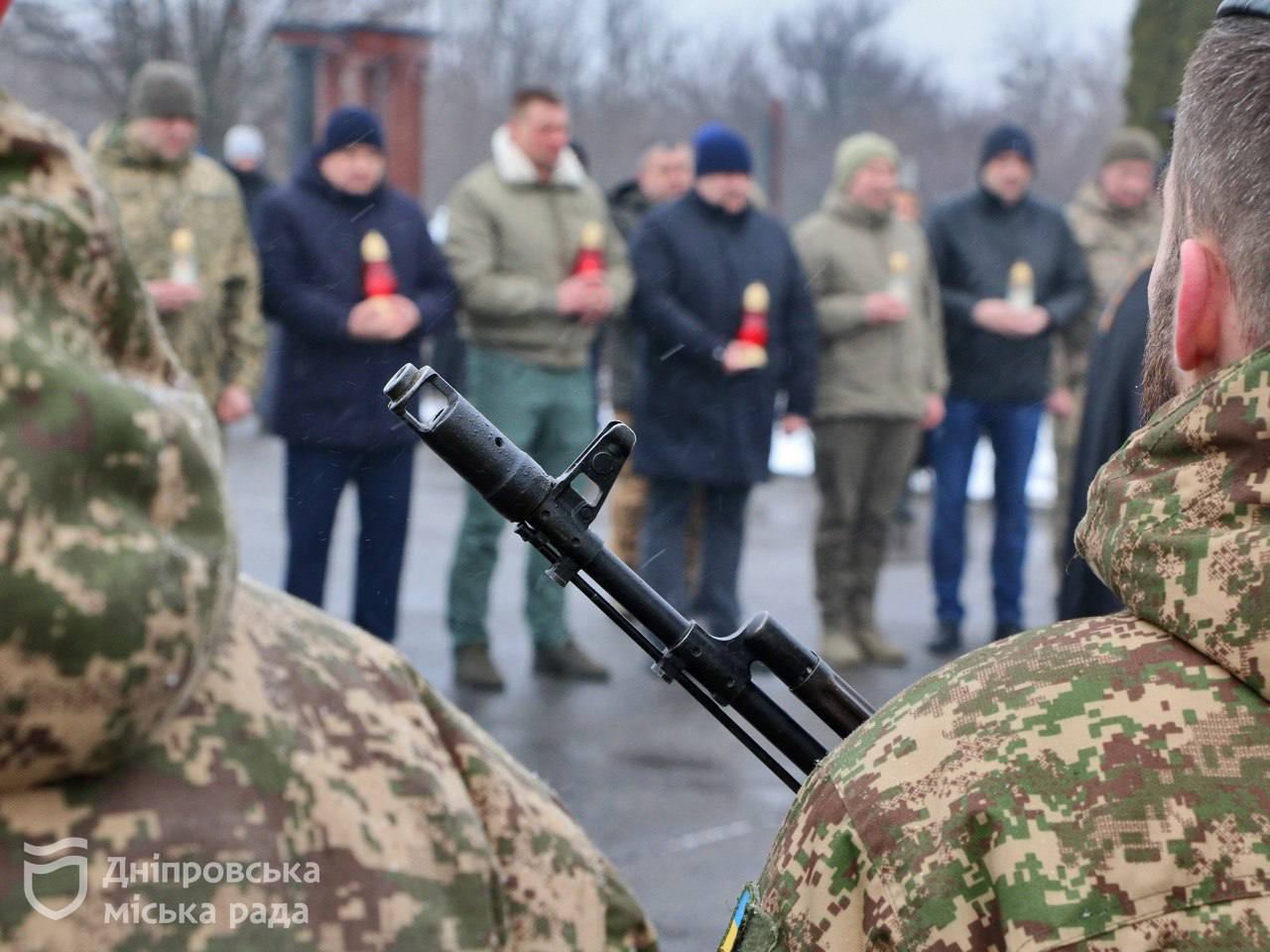Дніпро вшанував загиблих героїв у четверті роковини війни